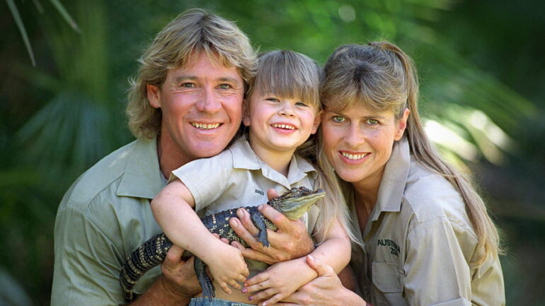 'Crocodile Hunter' Steve Irwin with his wife Terri Irwin, and daughter Bindi Irwin