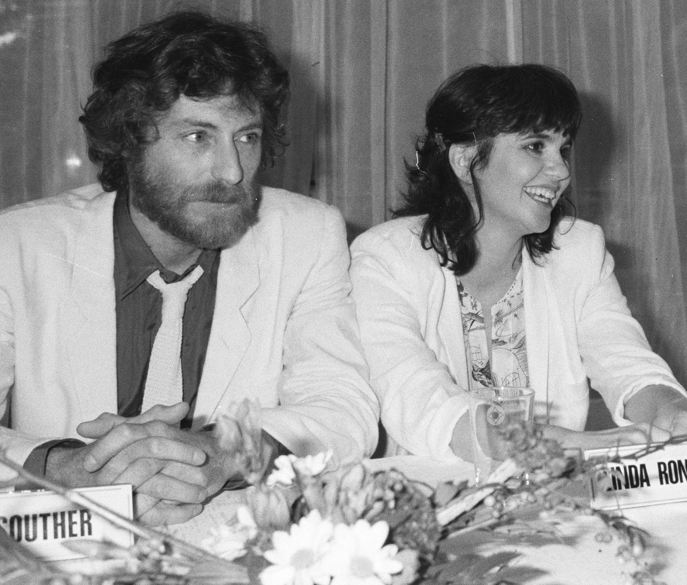 (MANDATORY CREDIT Koh Hasebe/Shinko Music/Getty Images) Press conference for The California Live tour at a hotel, September 9, 1981, Tokyo, Japan. James Taylor, Linda Ronstadt, JD Souther.