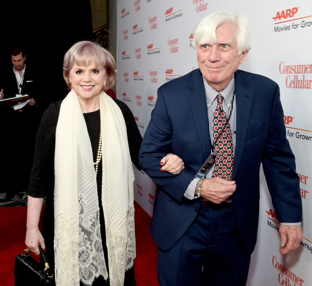 BEVERLY HILLS, CALIFORNIA - JANUARY 11: (L-R) Linda Ronstadt and John Boylan attend AARP The Magazine's 19th Annual Movies For Grownups Awards at Beverly Wilshire, A Four Seasons Hotel on January 11, 2020 in Beverly Hills, California