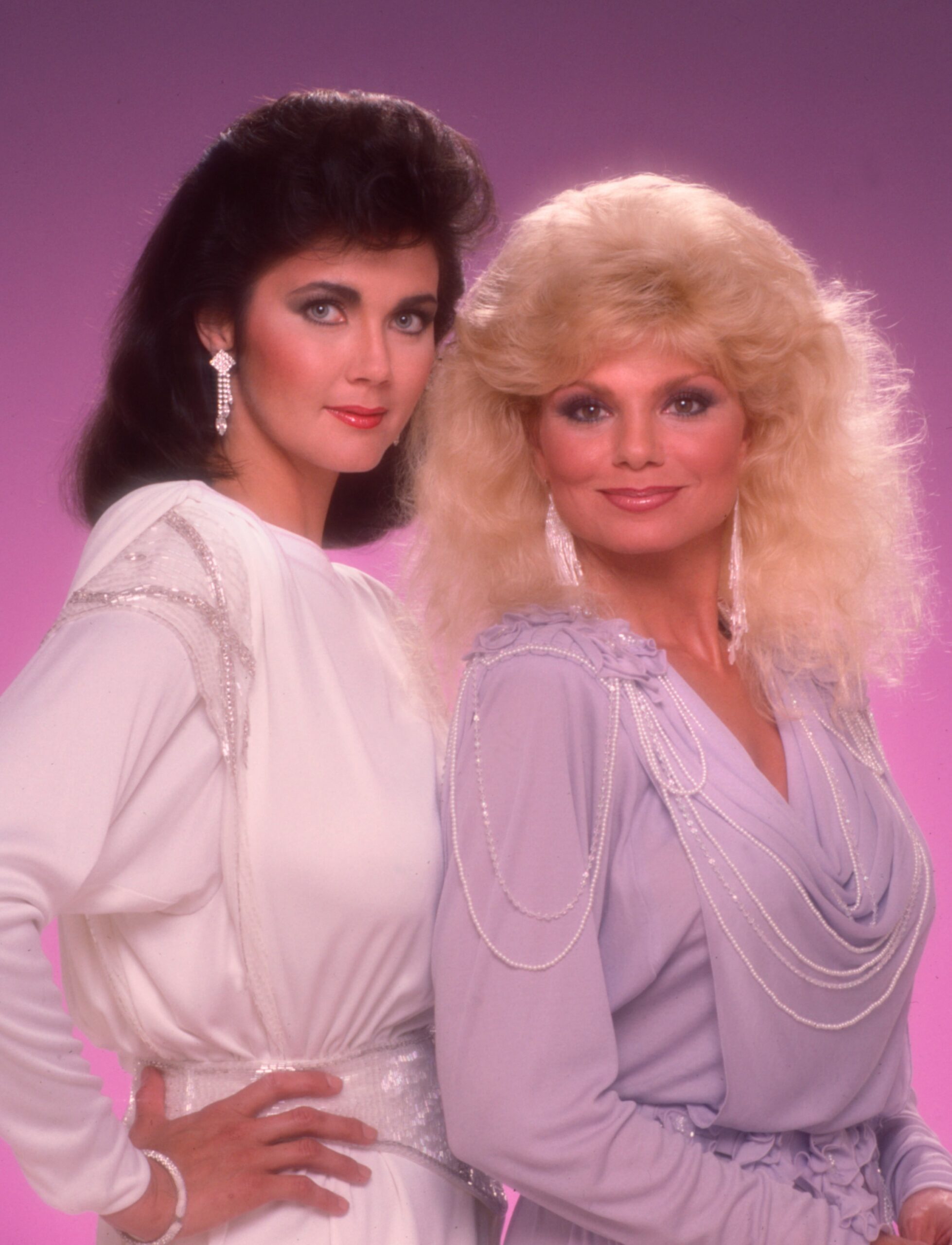 PARTNERS IN CRIME, from left: Lynda Carter, Loni Anderson, 1984