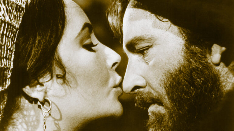 THE TAMING OF THE SHREW, from left: Elizabeth Taylor, Richard Burton, 1967