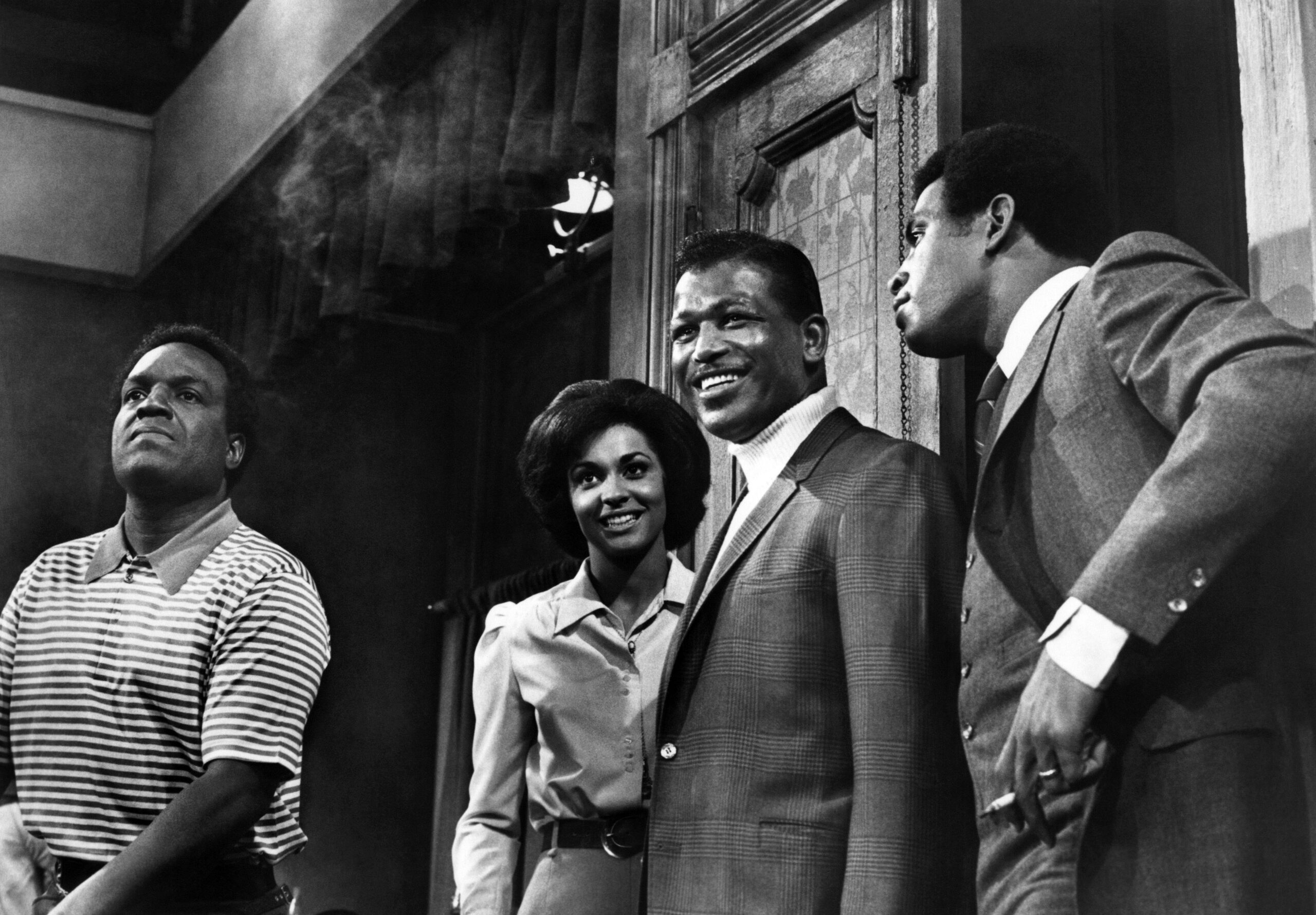 BAREFOOT IN THE PARK, from left: Nipsey Russell, Tracy Reed, Sugar Ray Robinson, Scoey Mitchell in 'Down With The Landlord', (Season 1, Episode 7, aired November 5, 1970), 1970-71.