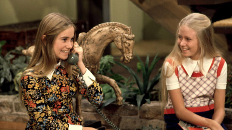 BRADY BUNCH, Maureen McCormick, Eve Plumb, 1969-1974