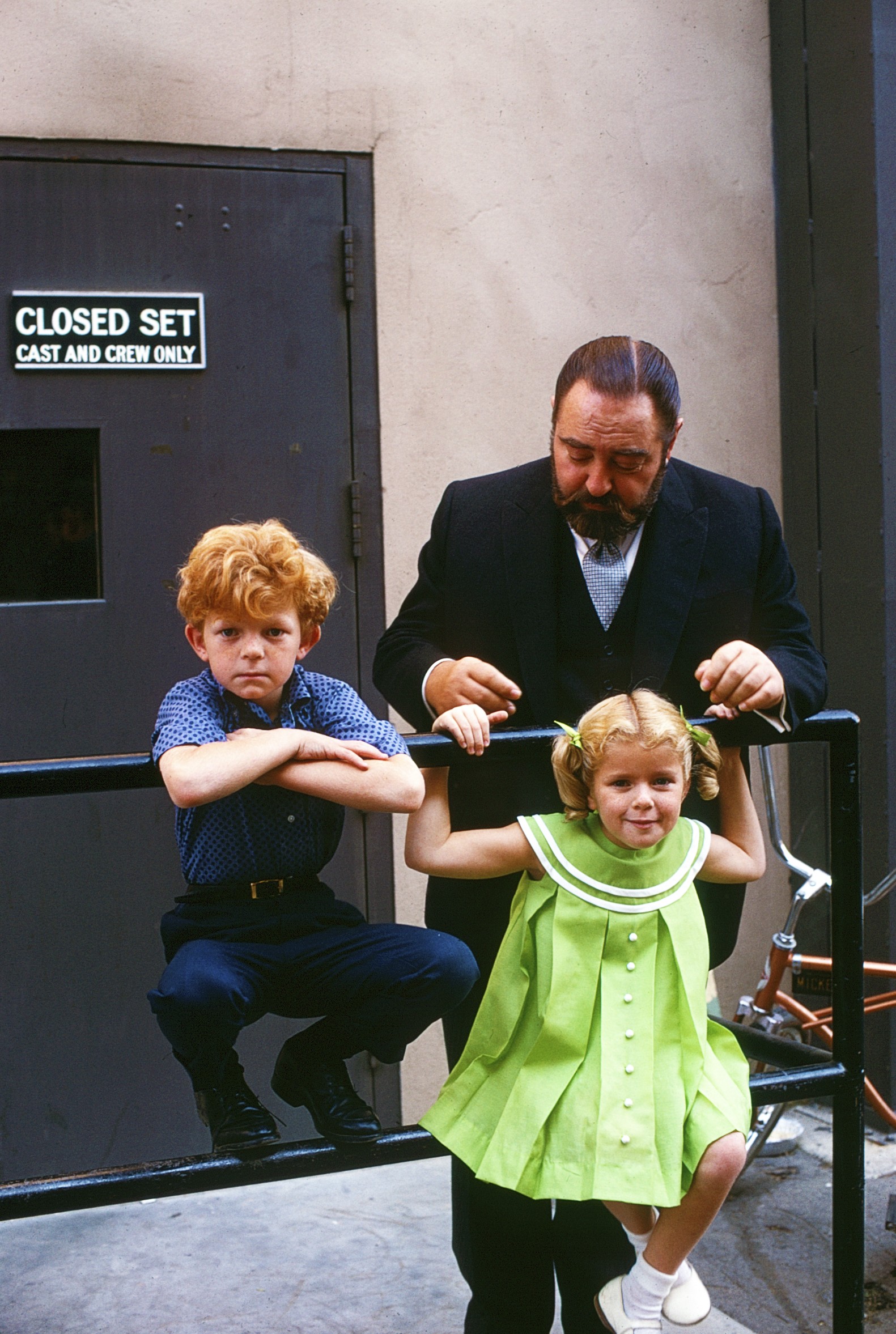 FAMILY AFFAIR, from left: Johnny Whitaker, Sebastian Cabot, Anissa Jones, on set, (1967), 1966-1971.