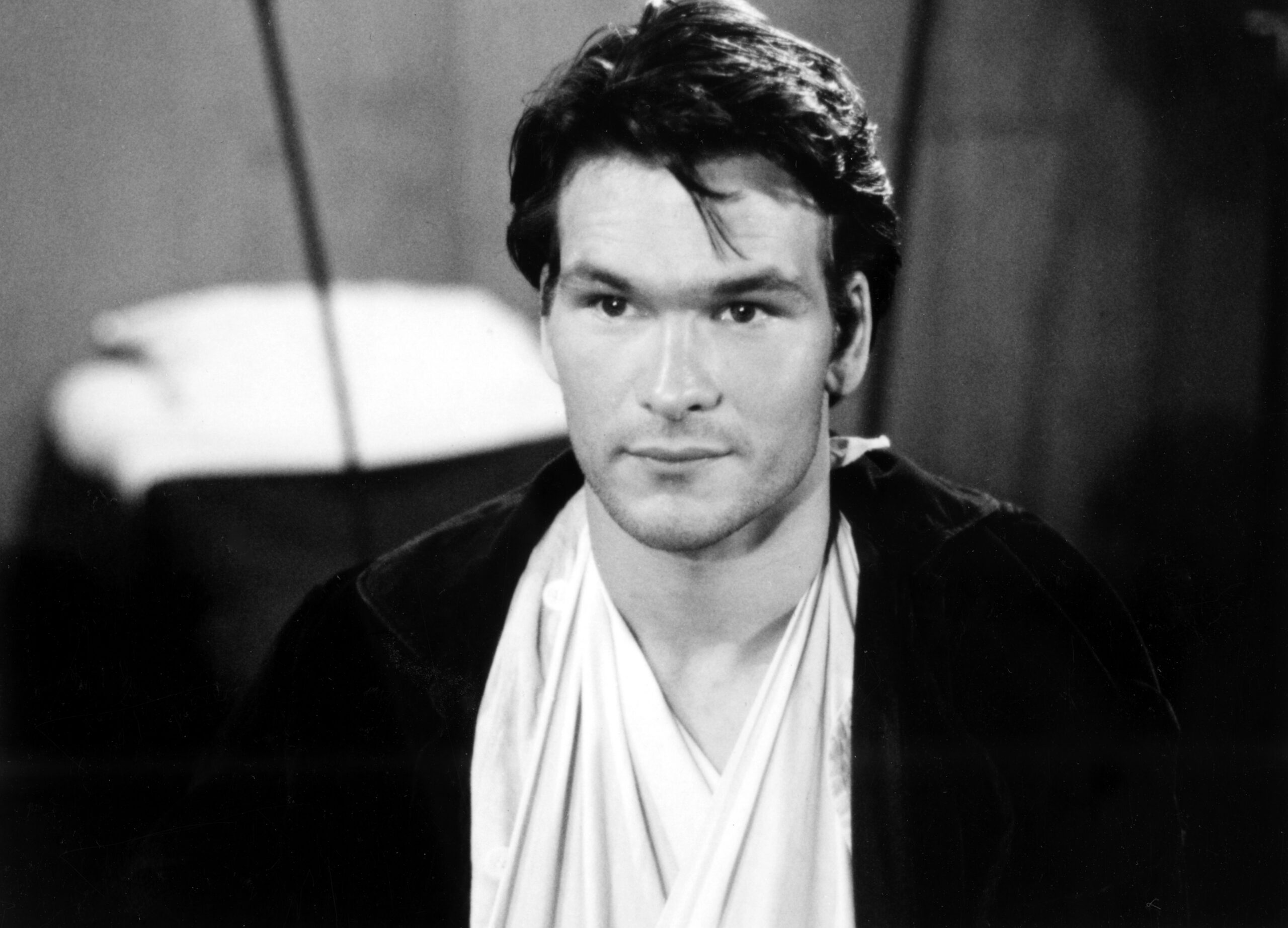 MASH, Patrick Swayze, Season 9, 'Blood Brothers', 04-06-1981. 1972 - 1983.