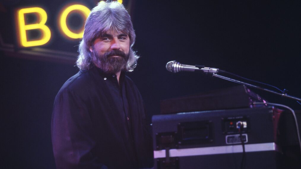 1998: American pianist and singer Michael McDonald (Photo by BSR Agency/Gentle Look via Getty Images)