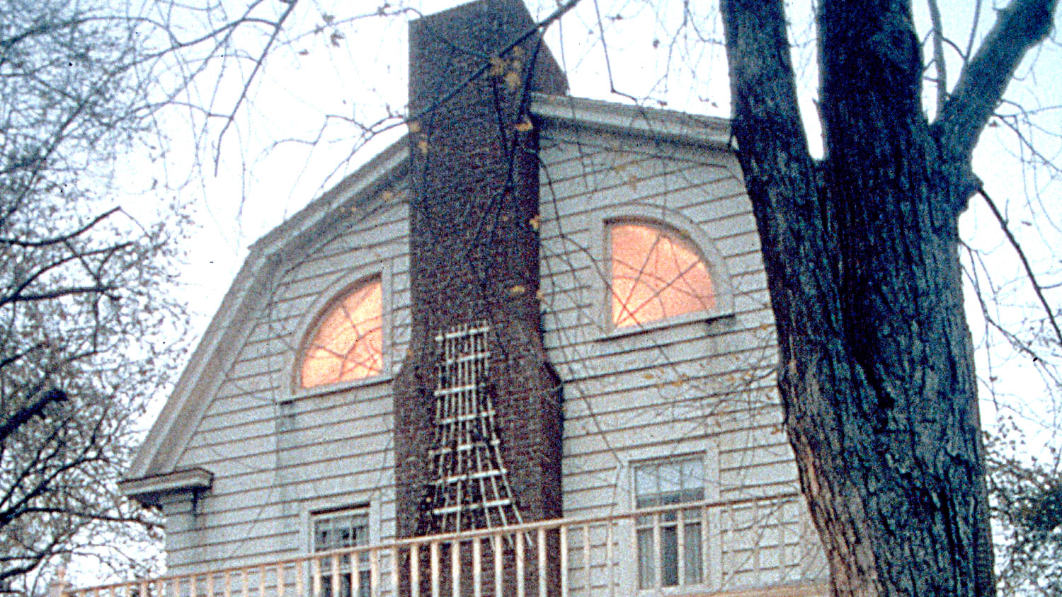 THE AMITYVILLE HORROR, James Brolin, Margot Kidder, 1979,