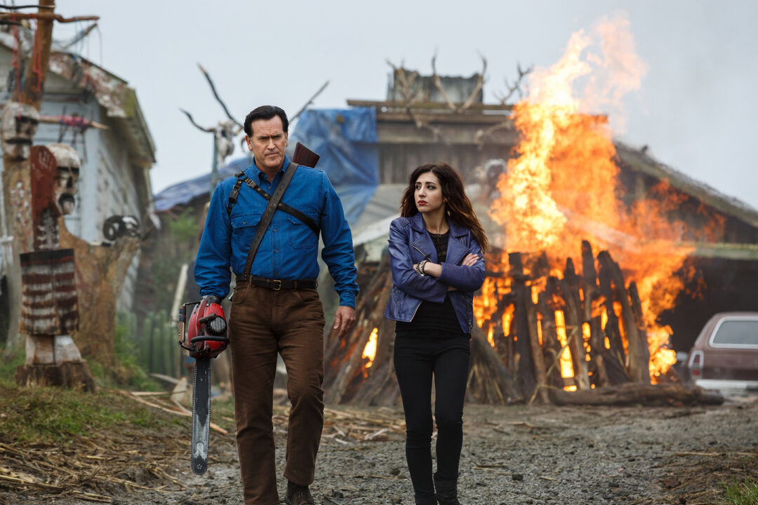 ASH VS. EVIL DEAD, (from left): Bruce Campbell, Dana DeLorenzo, 'The Host', (Season 1, ep. 105, aired Nov. 28, 2015).
