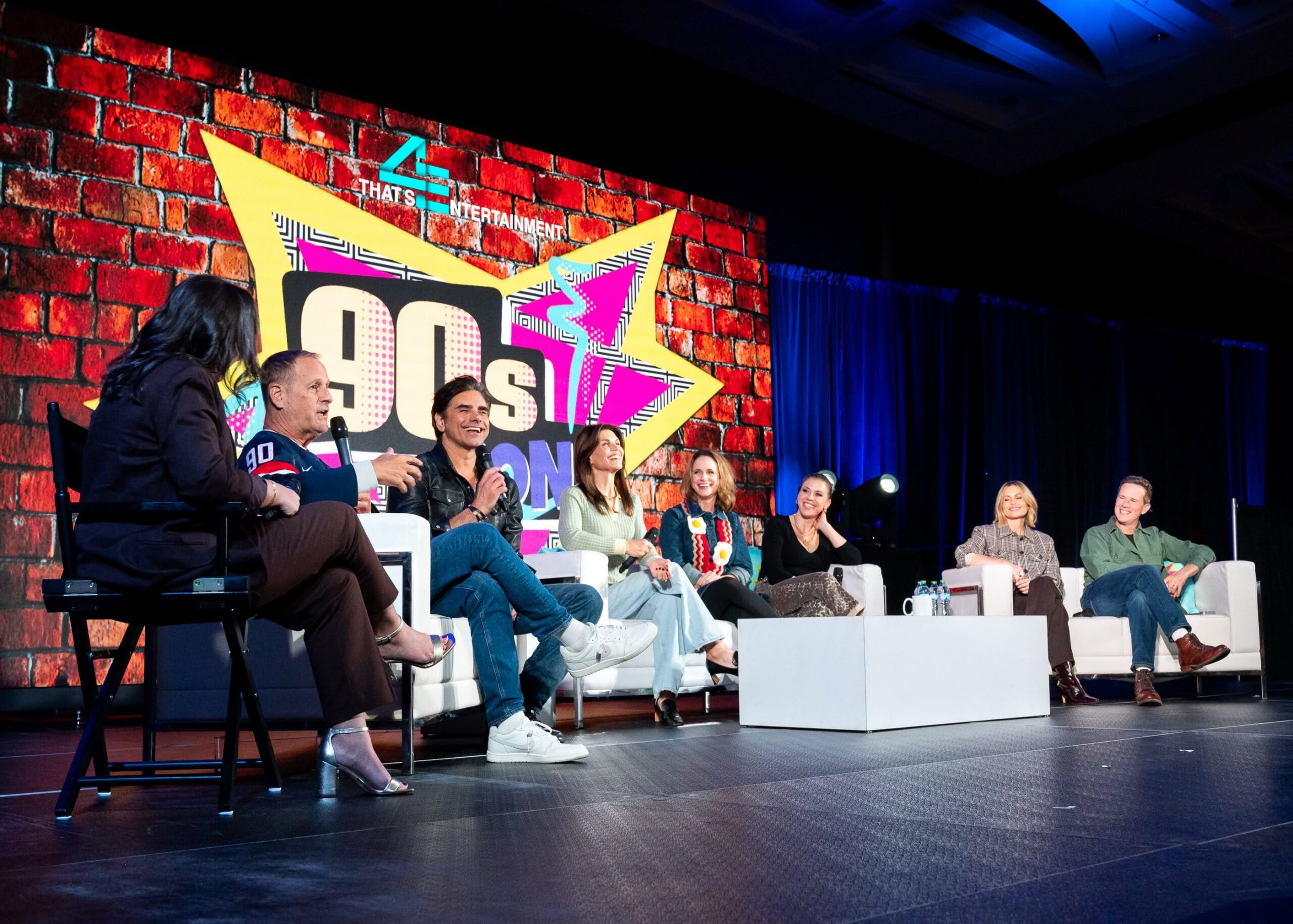90s Con Full Huuse Panel