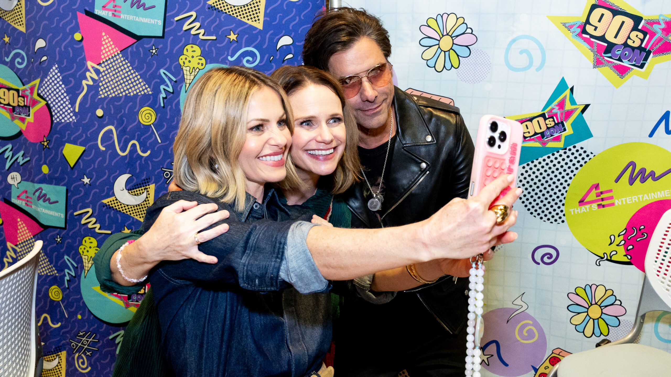 90s Con Full Huuse stars John Stamos, Jodie Sweetin & Candace Camereon-Burre