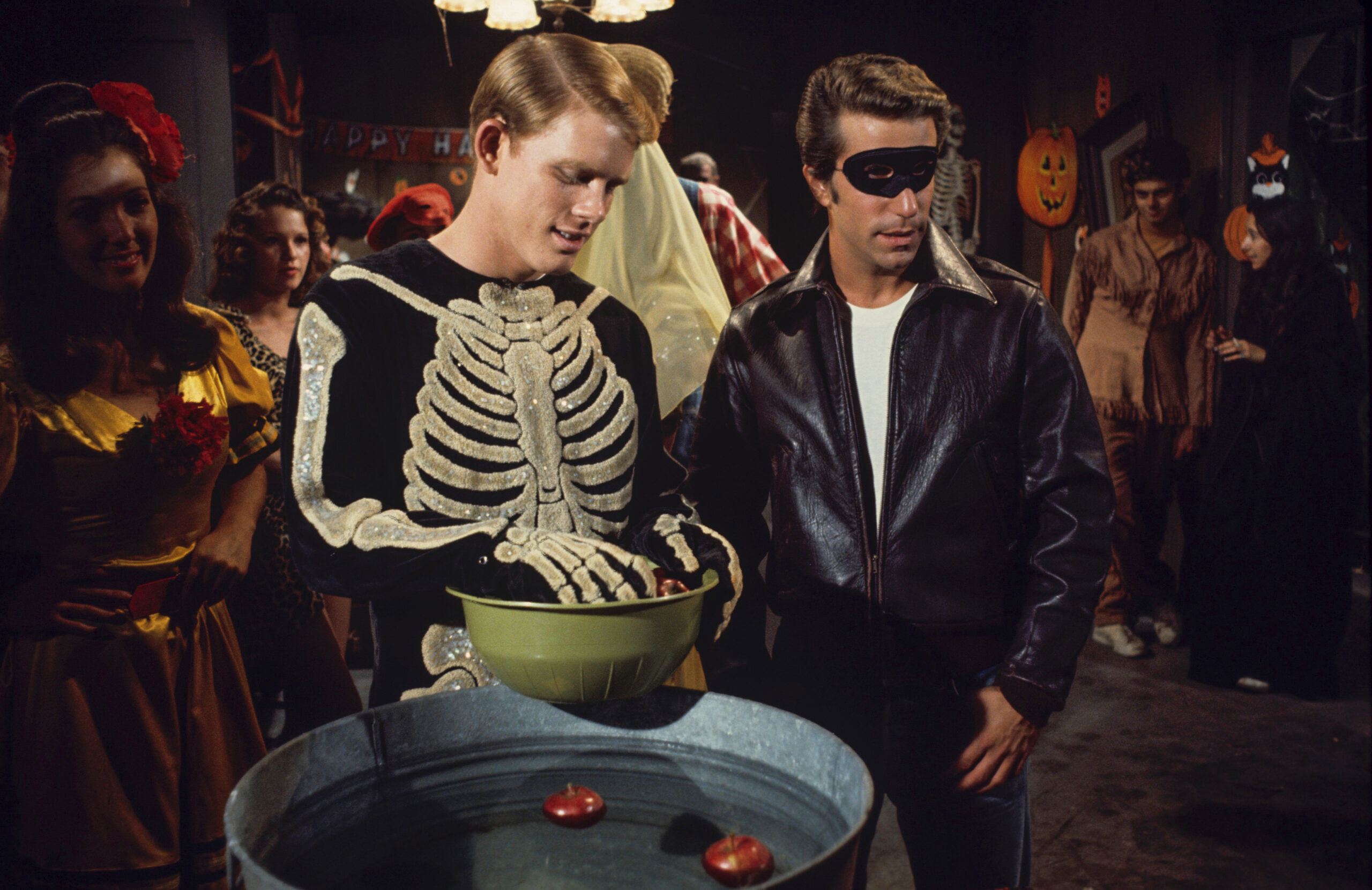 UNITED STATES - AUGUST 13: HAPPY DAYS - "Haunted" 10/29/74 Ron Howard, Henry Winkler