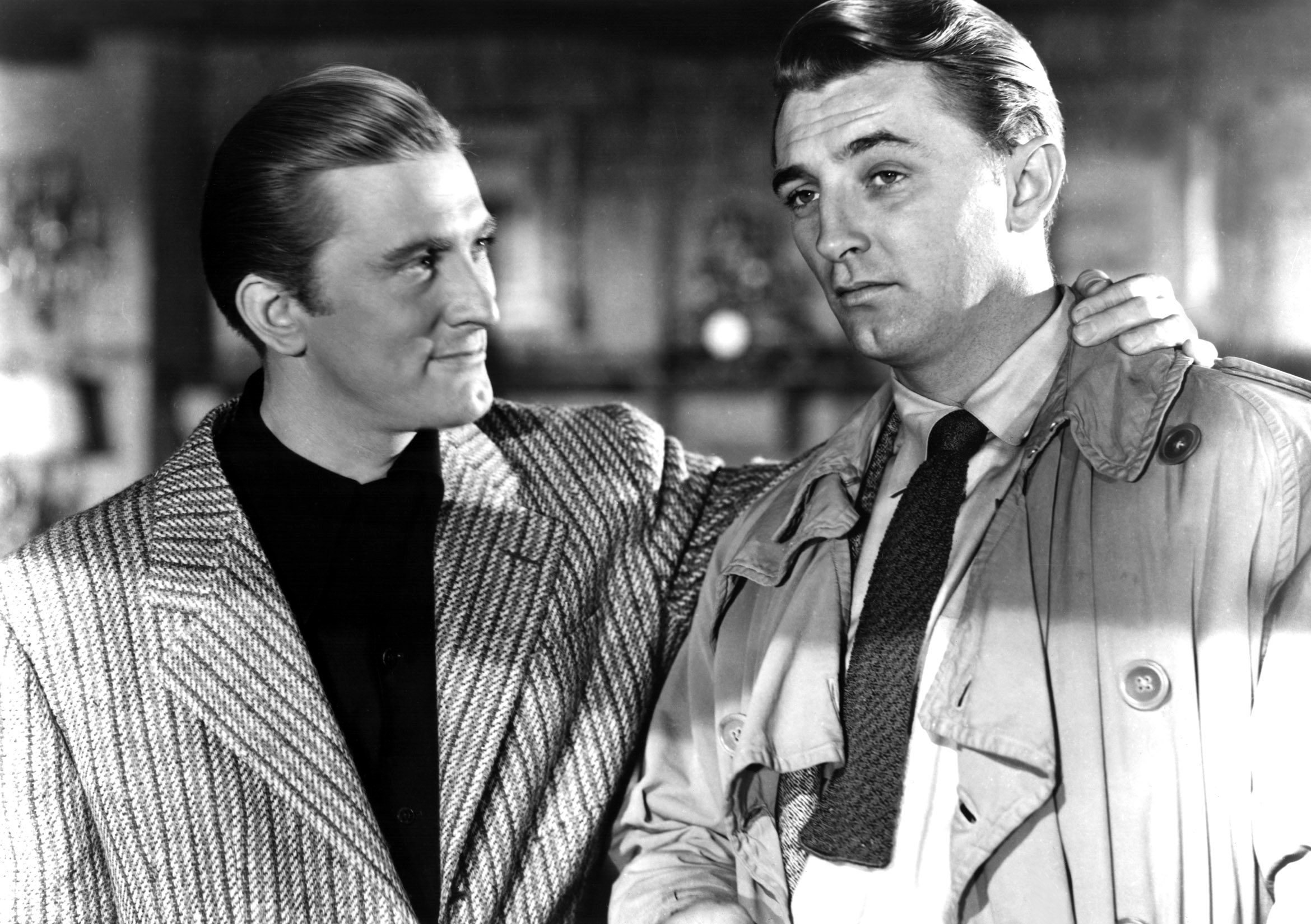 OUT OF THE PAST, Kirk Douglas, Robert Mitchum, 1947